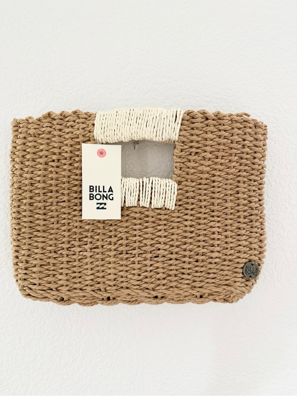 BILLABONG Natural Straw Clutch with Contrasting Cream Wrapped Handles - Picture 2 of 8